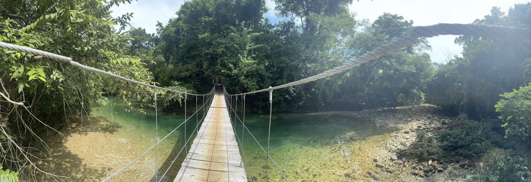 El camino a La Ventana — selva, terracería y Río Chacamax, Palenque, Chiapas